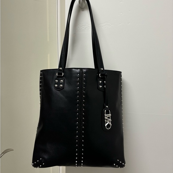 Sold Out - Picture 4 of 12